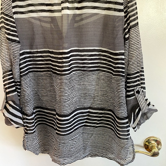 patterned Chico’s tunic blouse - Picture 3 of 3